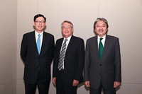 (From left) The Chief Executive of the Hong Kong Monetary Authority, Mr Norman Chan; the Australian Deputy Prime Minister and Treasurer, Mr Wayne Swan; and the Financial Secretary of the Hong Kong Special Administrative Region, Mr John C Tsang, at the RMB Cross-border Trade and Investment Forum held in Hong Kong.